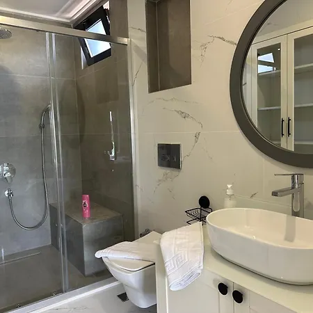 Kundu Heated Pool Retreat