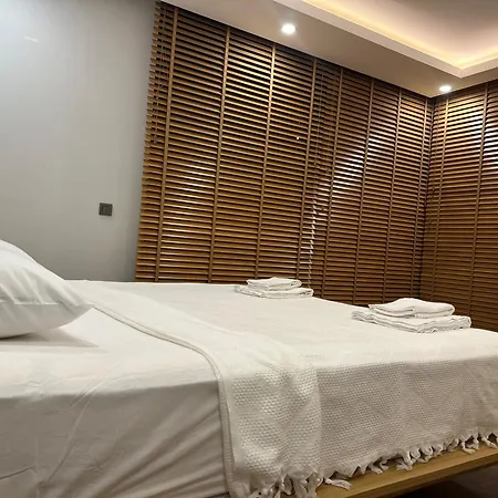 Kundu Heated Pool Retreat *