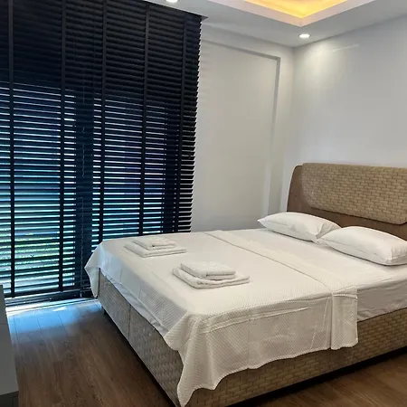 Kundu Heated Pool Retreat *