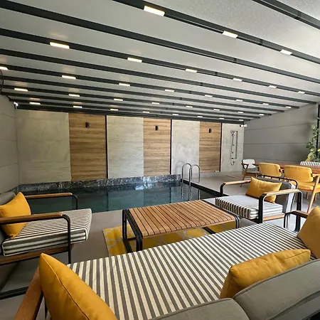 فيلة Kundu Heated Pool Retreat