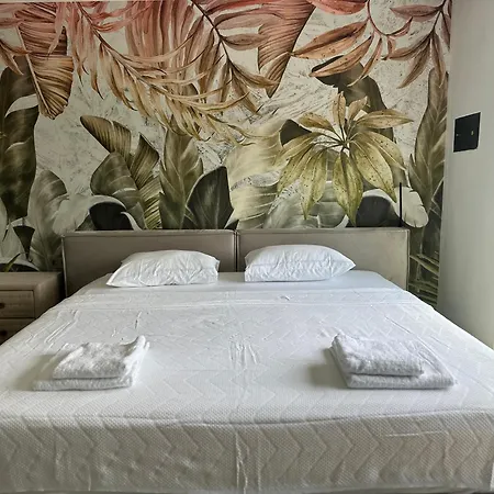 Kundu Heated Pool Retreat *