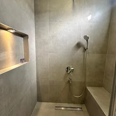 Kundu Heated Pool Retreat